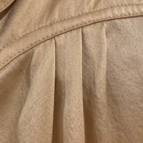 Ultra-Feminine Gold Silk Cap-Sleeve Blouse - Picture 8 of 9